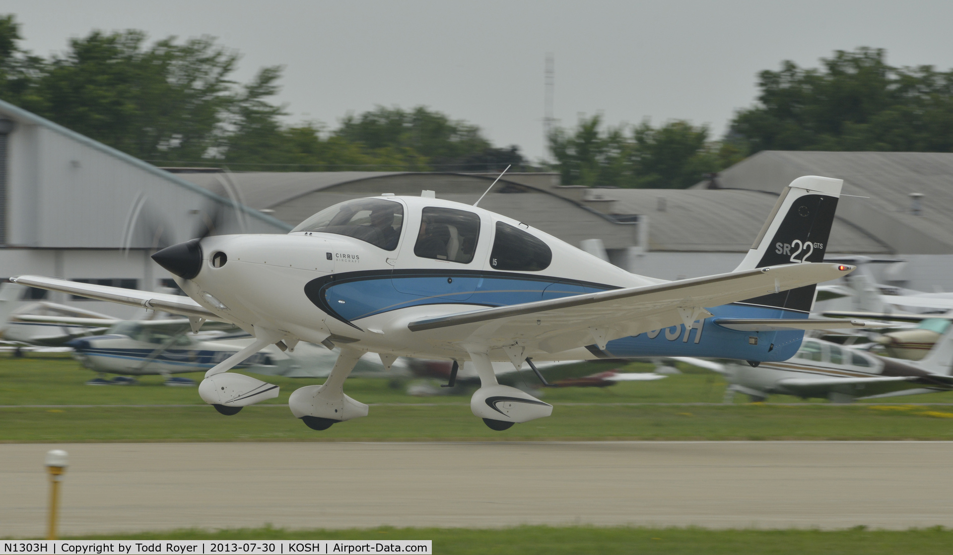 N1303H, Cirrus SR22 GTS C/N 3712, Airventure 2013