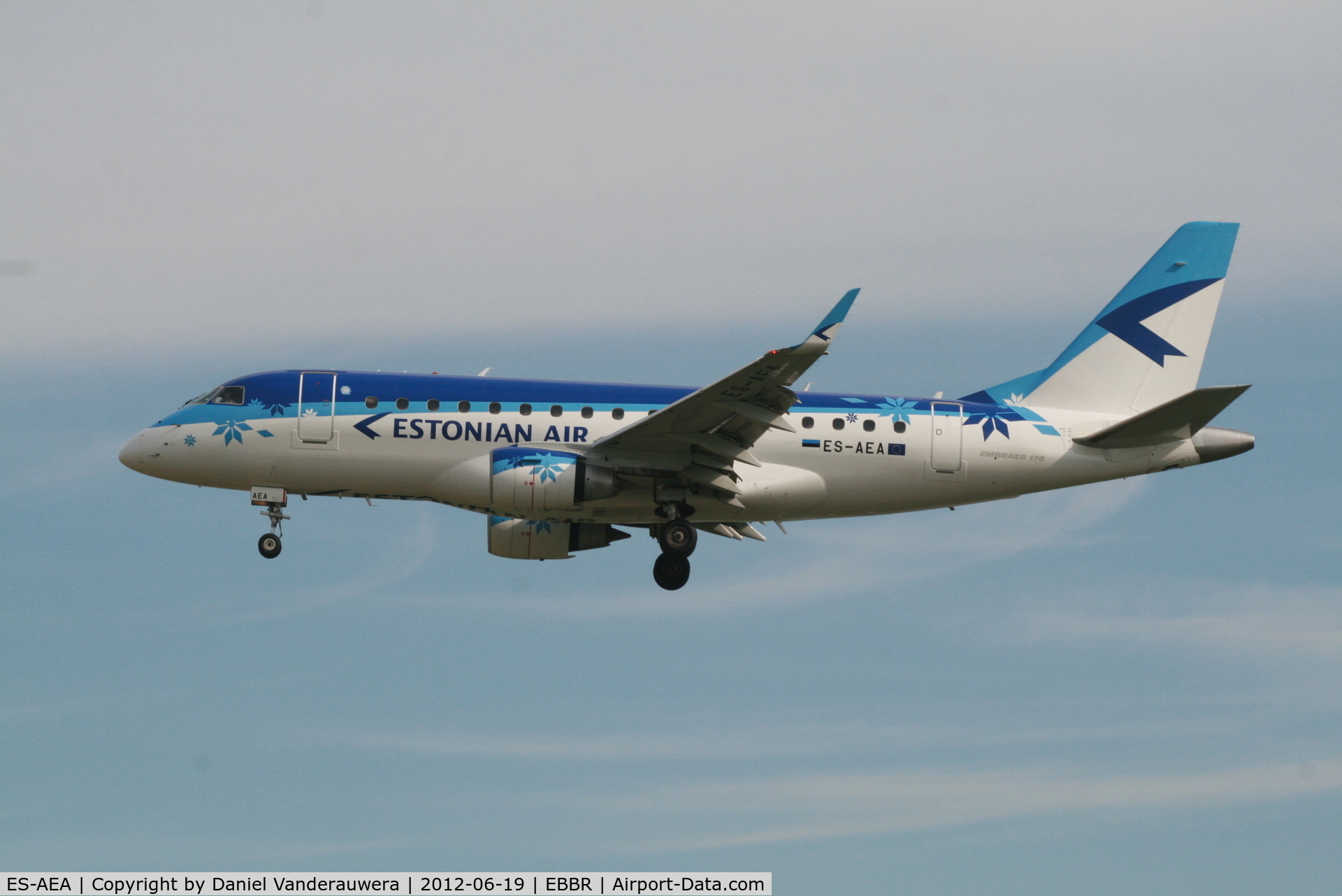 ES-AEA, 2005 Embraer 170LR (ERJ-170-100LR) C/N 17000093, Arrival of flight OV175 to RWY 25L