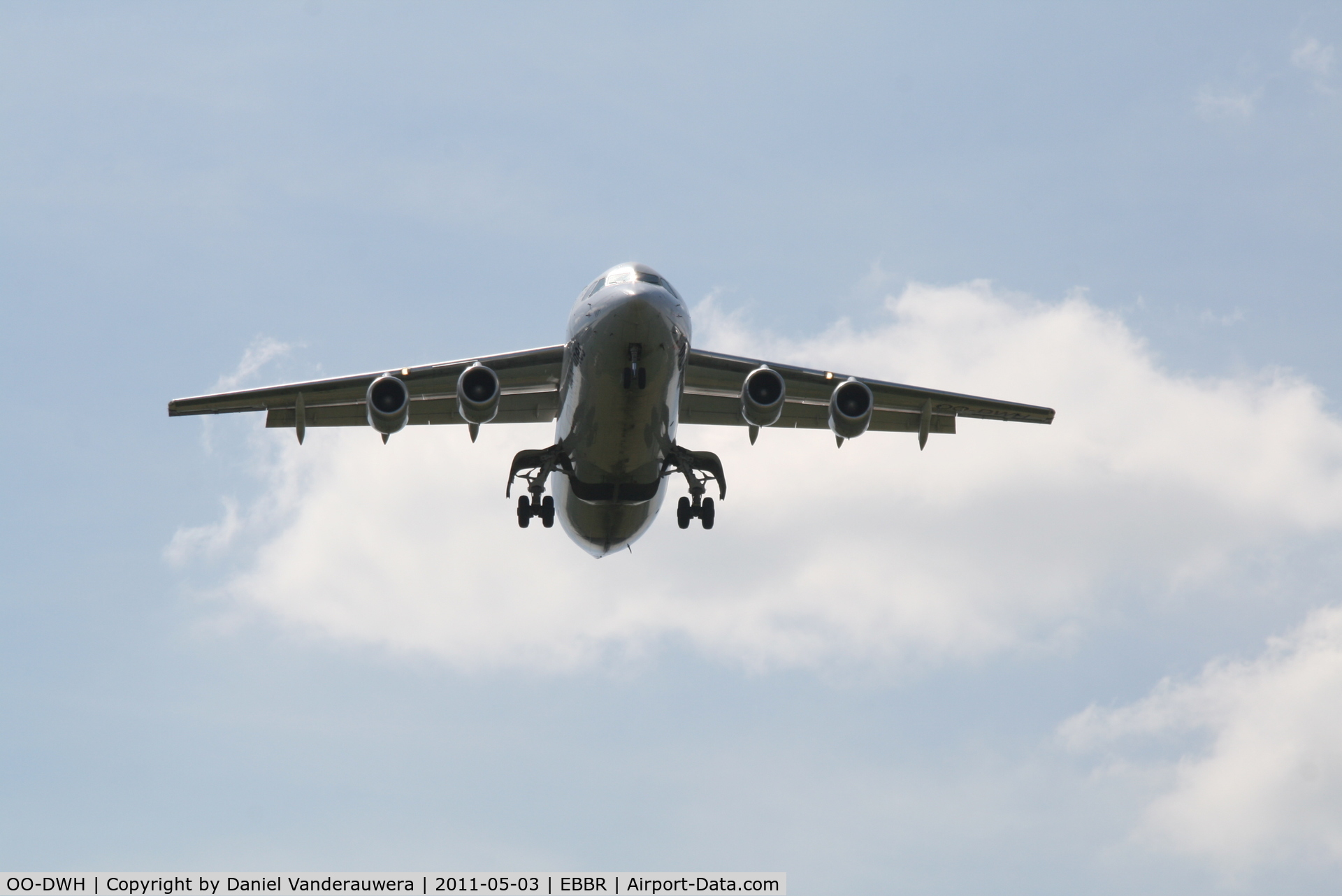 OO-DWH, 1998 British Aerospace Avro 146-RJ100 C/N E3340, Flight SN3814 is descending to RWY 02