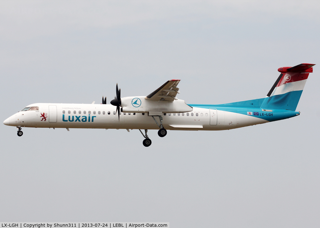 LX-LGH, 2012 Bombardier DHC-8-402Q Dash 8 Dash 8 C/N 4420, Landing rwy 25R