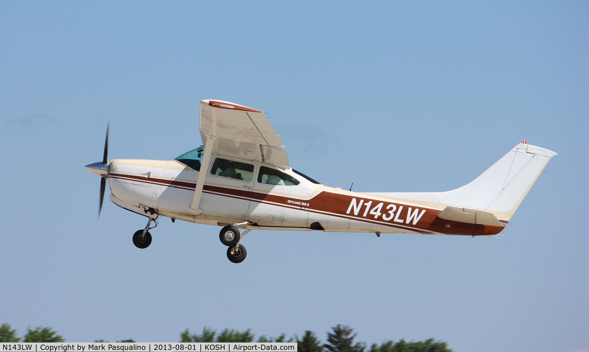 N143LW, 1979 Cessna R182 Skylane RG C/N R18201265, Cessna R182