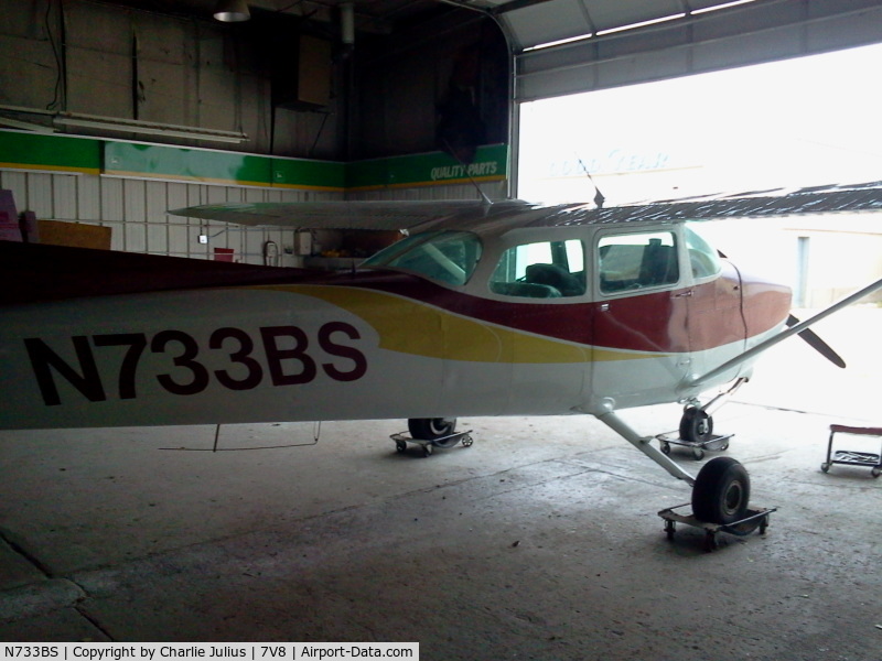 N733BS, 1976 Cessna 172N C/N 17268173, New paint