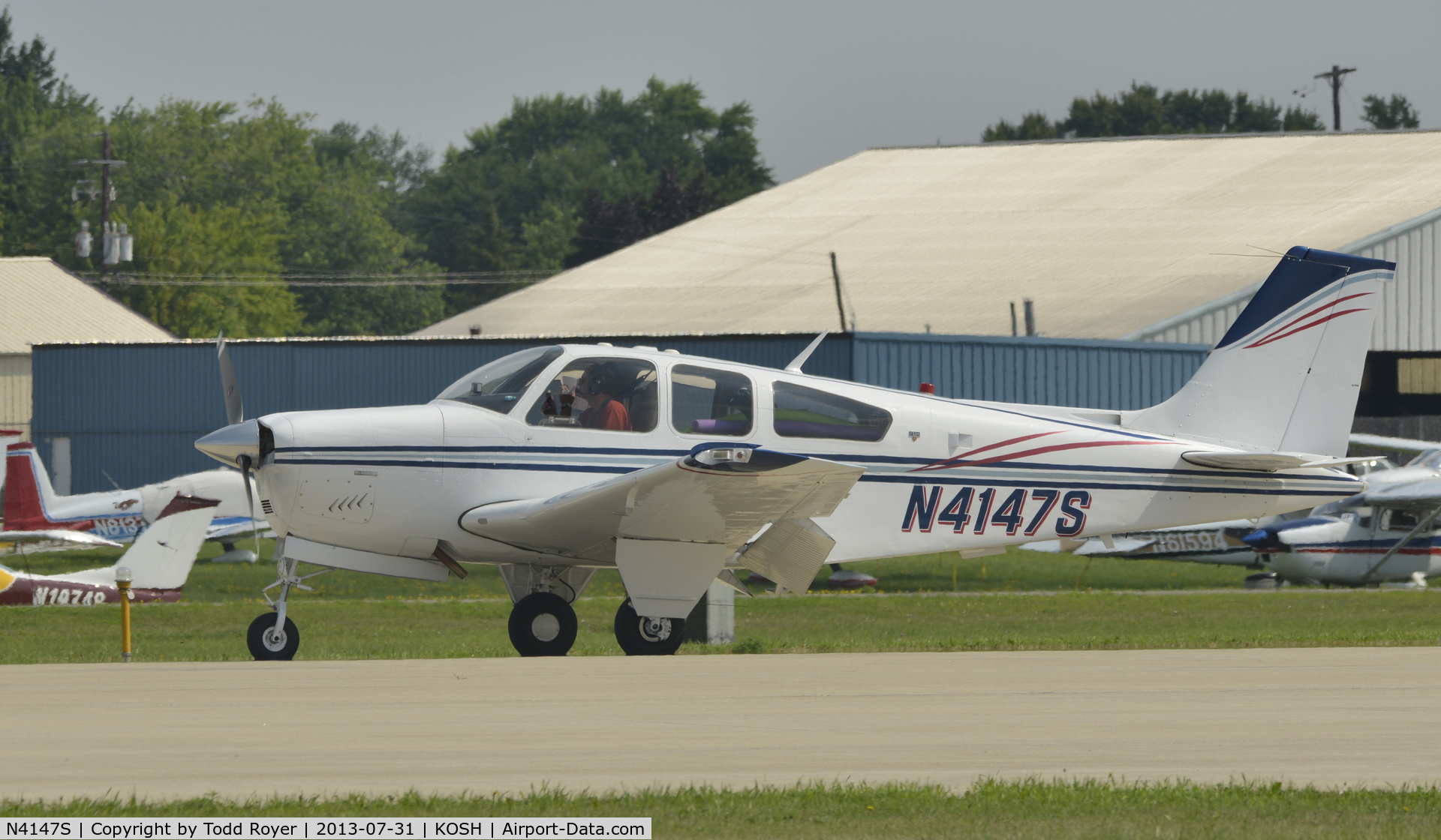N4147S, 1975 Beech F33A Bonanza C/N CE-565, Airventure 2013