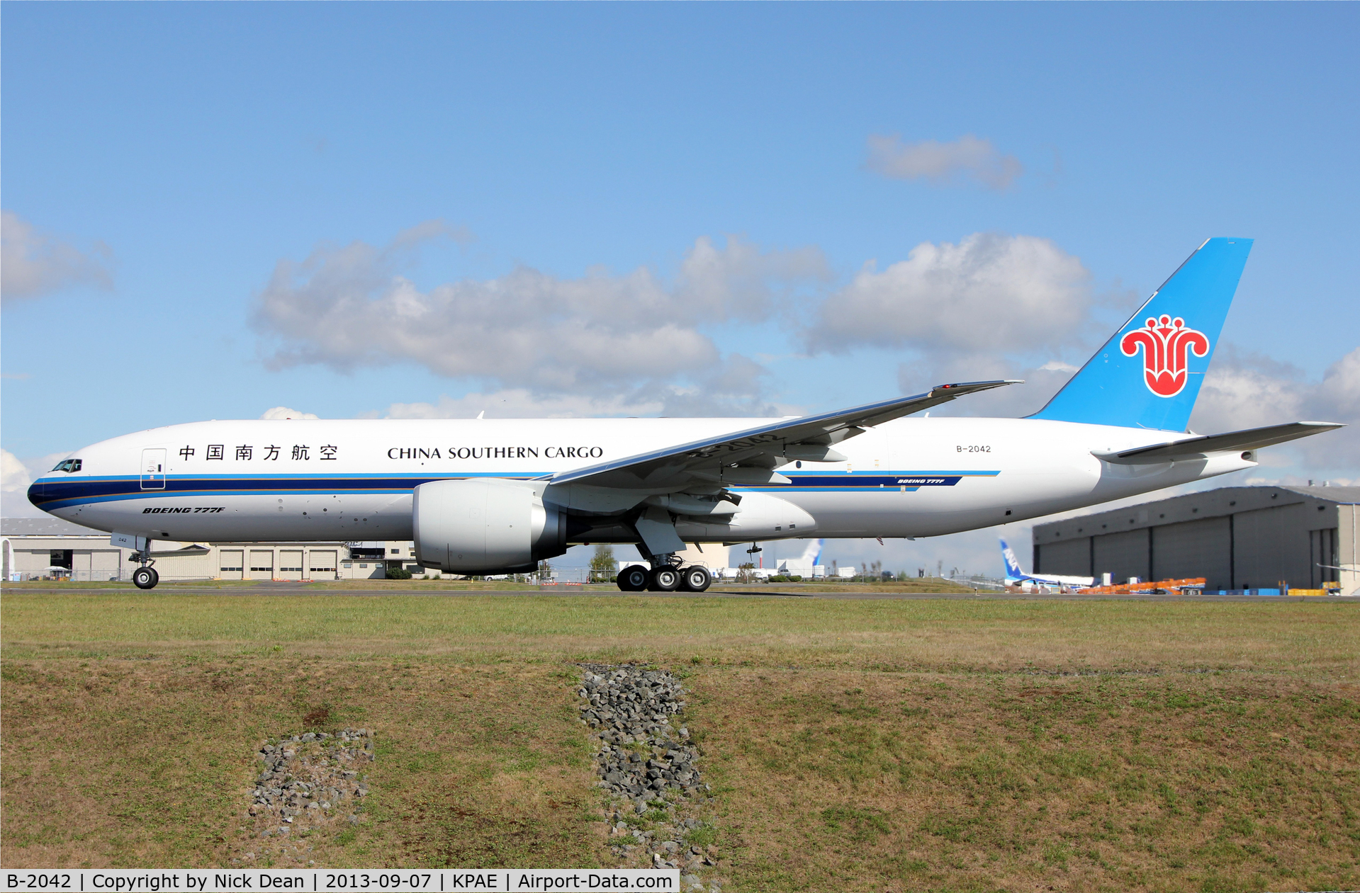 B-2042, 2013 Boeing 777-F1B C/N 41633, KPAE/PAE