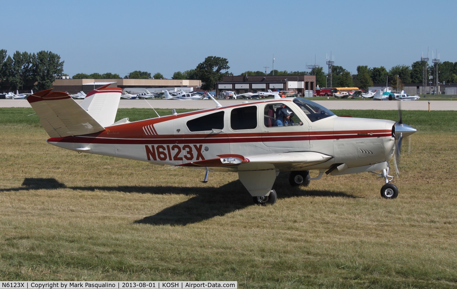 N6123X, 1981 Beech V35B Bonanza C/N D-10385, Beech V35B