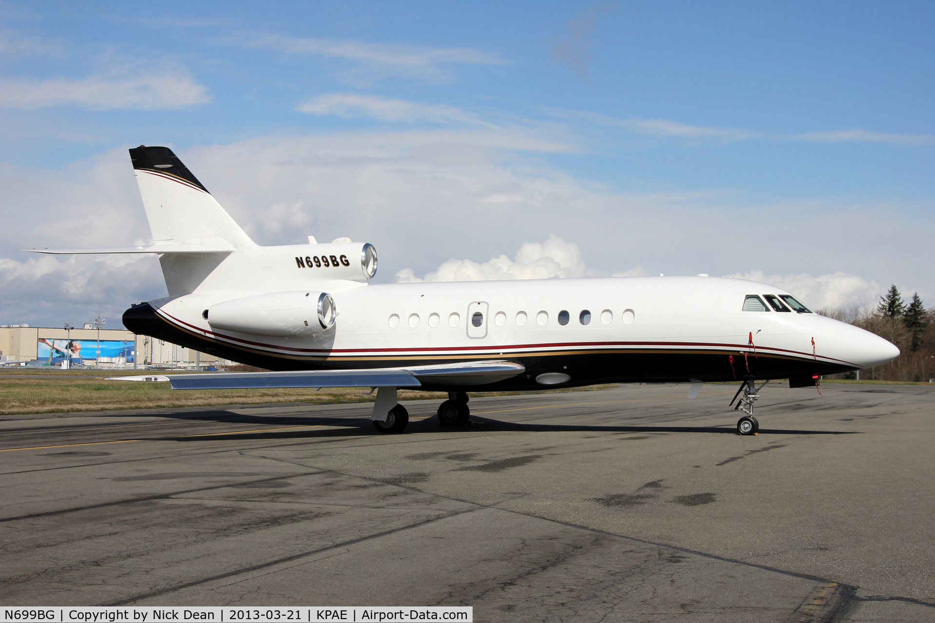 N699BG, 1990 Dassault Falcon 900 C/N 82, KPAE/PAE