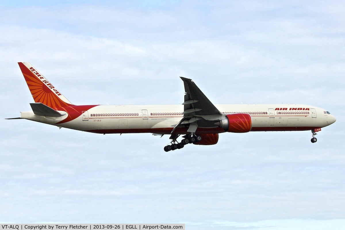 VT-ALQ, 2009 Boeing 777-337/ER C/N 36315, 2009 Boeing 777-337ER, c/n: 36315
of Air India at Heathrow