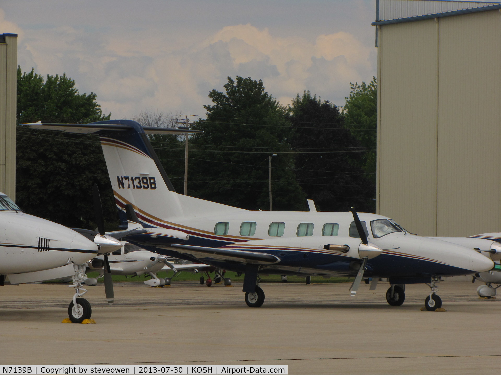 N7139B, 1980 Piper PA-42 Cheyenne III C/N 42-8001042, Orion FBO ramp