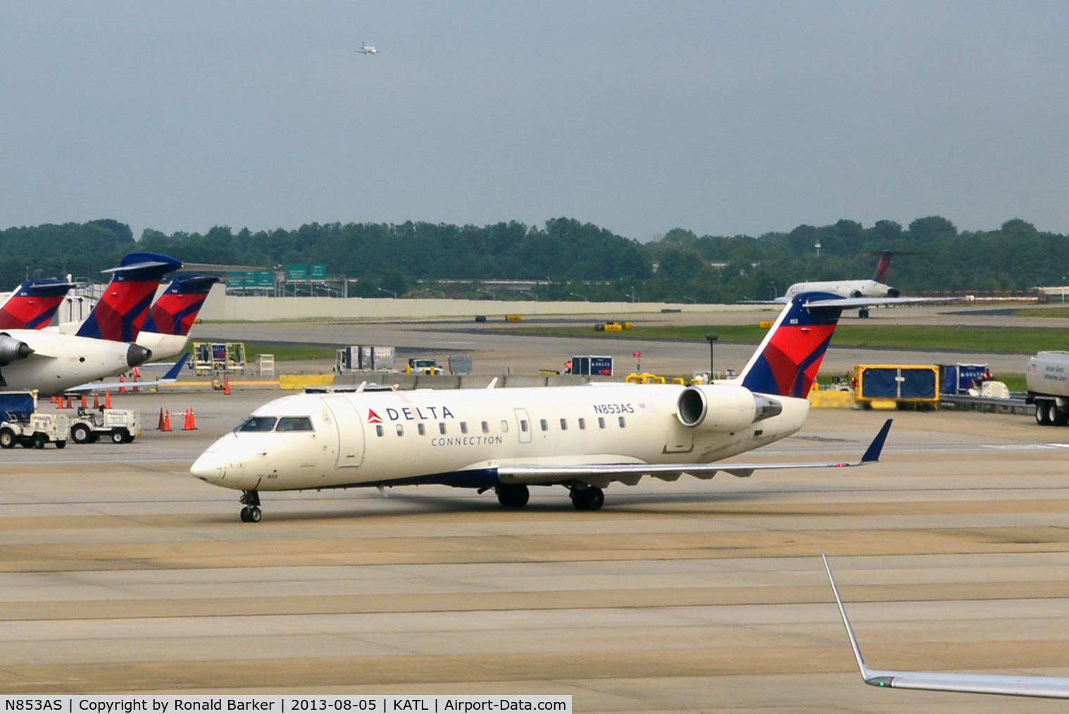 N853AS, 2000 Bombardier CRJ-200ER (CL-600-2B19) C/N 7374, Taxi Atlanta