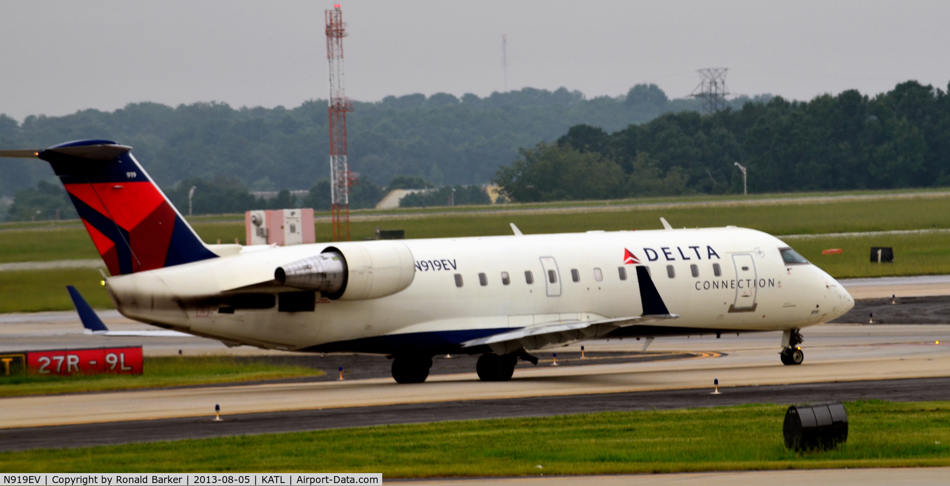 N919EV, 2003 Bombardier CRJ-200ER (CL-600-2B19) C/N 7780, Taxi Atlanta