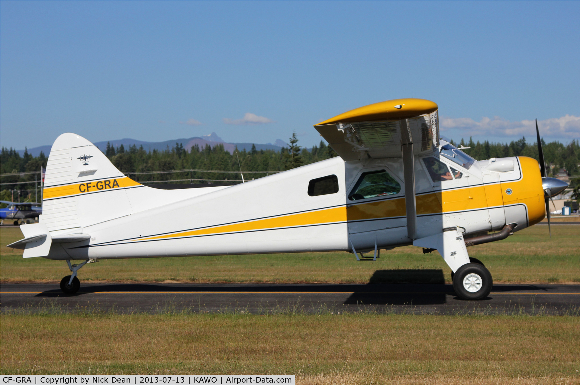 CF-GRA, 1950 De Havilland Canada DHC-2 MK. I C/N 86, KAWO/AWO Fly in 2013