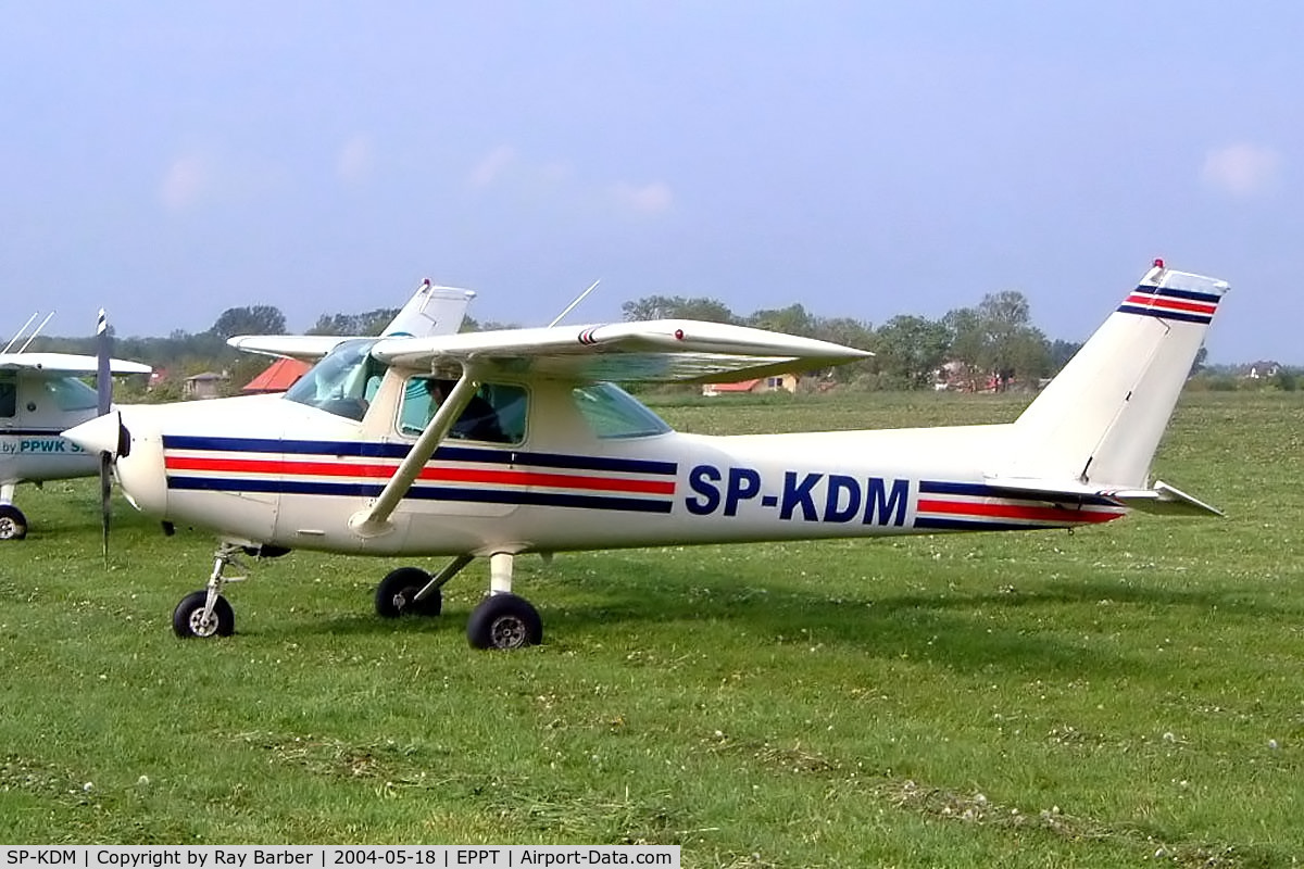SP-KDM, 1980 Cessna 152 C/N 15284473, Cessna 152 [152-84473] Piotrkow-Trybunalski~SP 18/05/2004