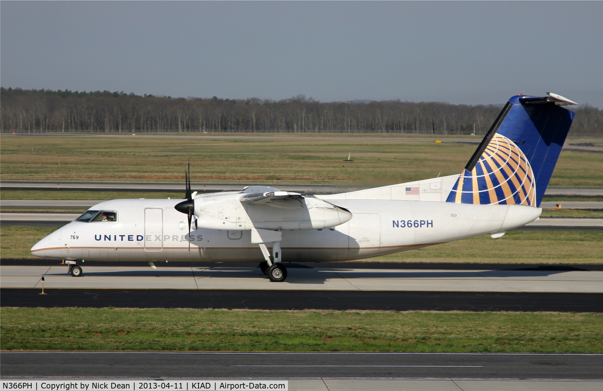 N366PH, 1998 Bombardier DHC-8-202 Dash 8 C/N 510, KIAD/IAD