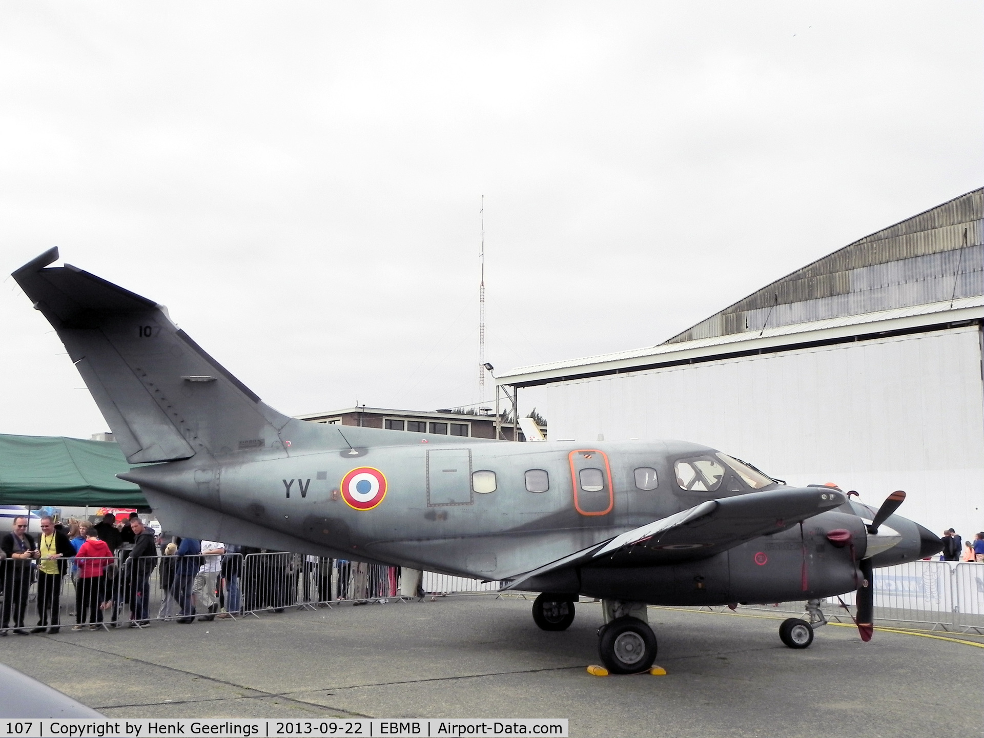 107, Embraer EMB-121AA Xingu C/N 121107, Belgian AF Open House , 65 years - Transportation - 15th Wing .
40 years C-130H Hercules 
YV , French AF , EMB Xingu , F-RAYV