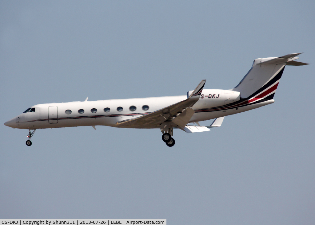 CS-DKJ, 2008 Gulfstream Aerospace V-SP G550 C/N 5174, Landing rwy 07L