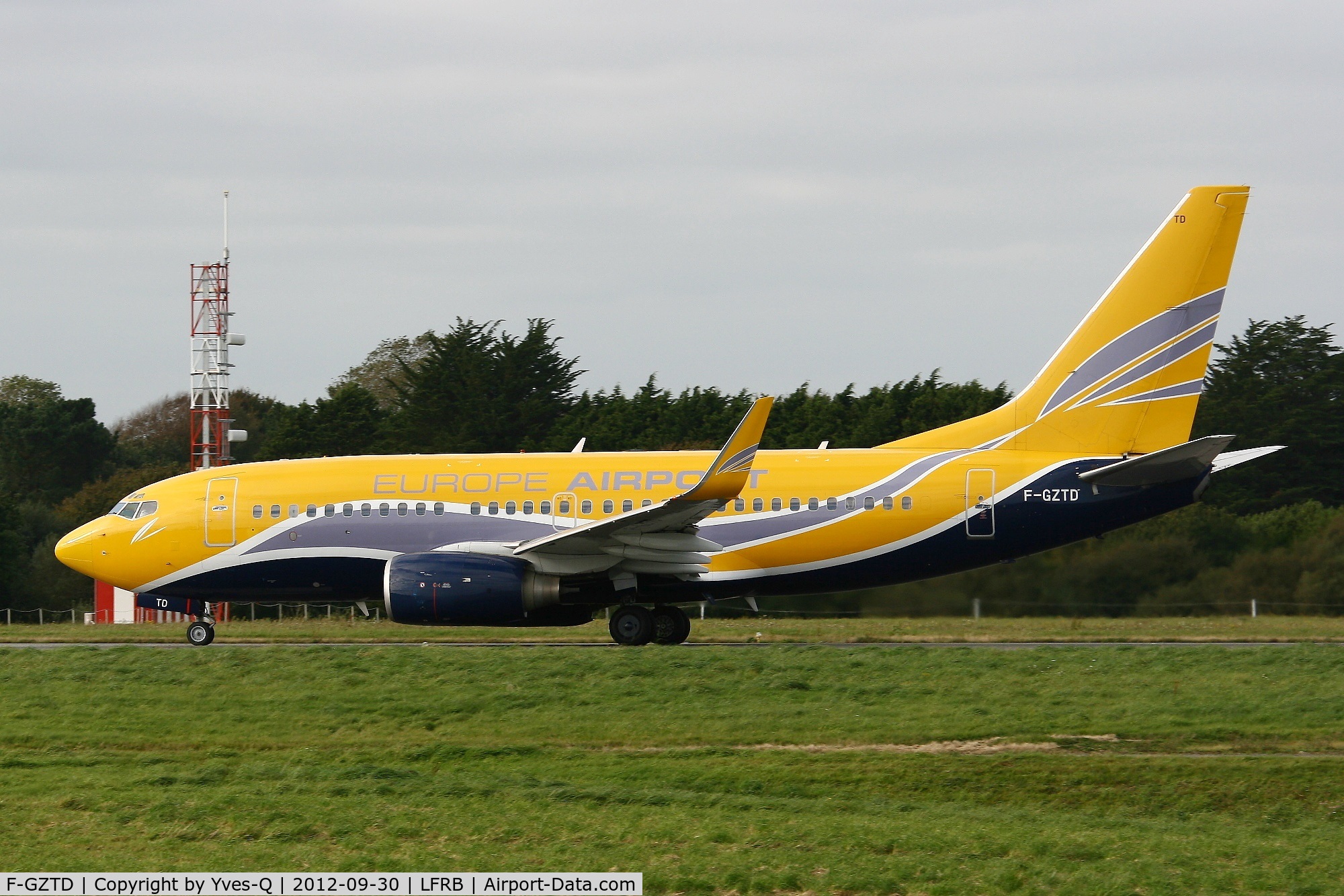 F-GZTD, 2003 Boeing 737-73V C/N 32418, Boeing 737-73V, Take off run rwy 25L, Brest-Bretagne Airport (LFRB-BES)