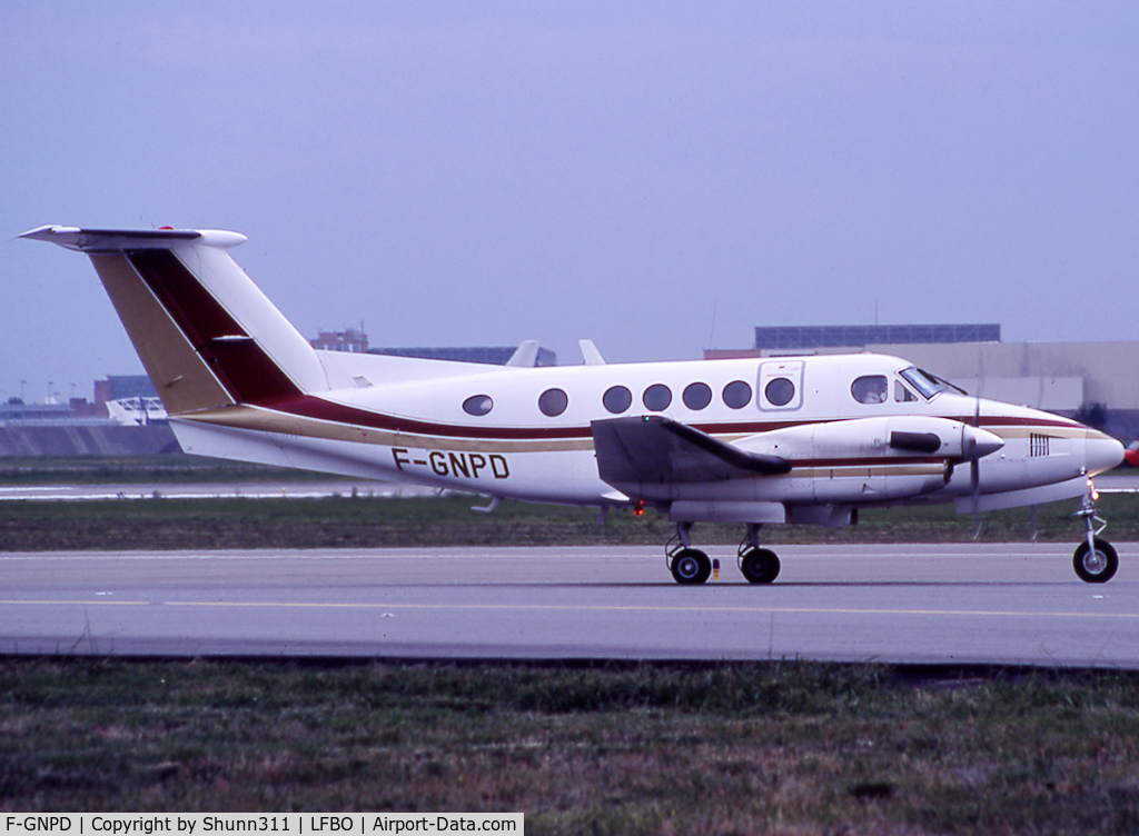 F-GNPD, 1976 Beech 200 Super King Air C/N BB-199, Taxiing holding point rwy 14L