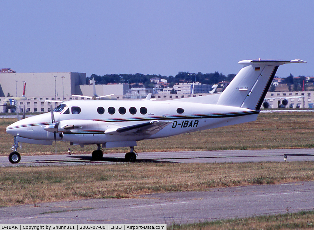 D-IBAR, 1986 Beech B200 Super King Air King Air C/N BB-1280, Taxiing for departure...