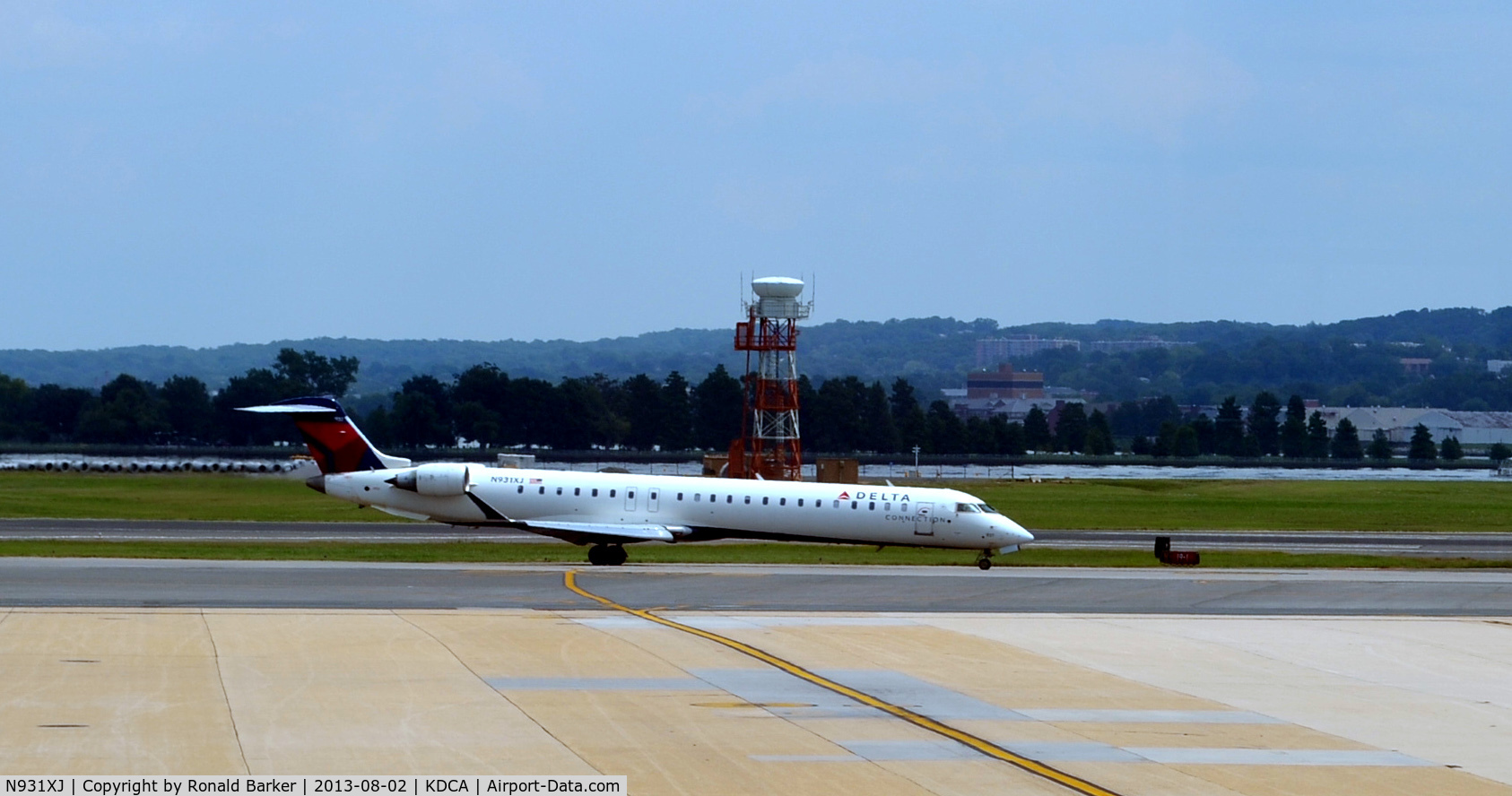 N931XJ, 2008 Bombardier CRJ-900ER (CL-600-2D24) C/N 15193, Taxi to park National