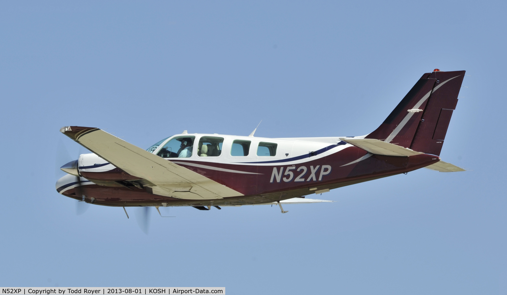 N52XP, 1994 Beech 58 Baron C/N TH-1729, Airventure 2013