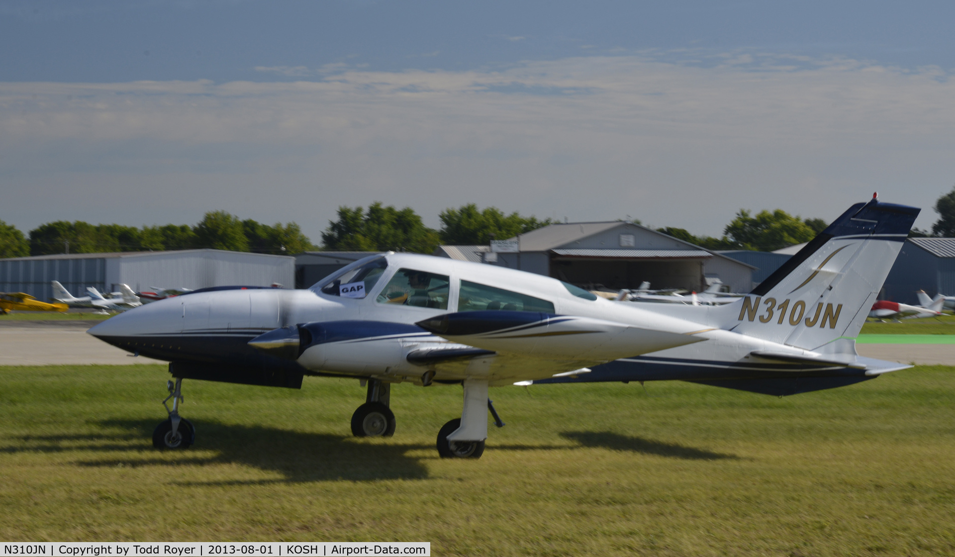 N310JN, 1977 Cessna T310R C/N 310R0979, Airventure 2013