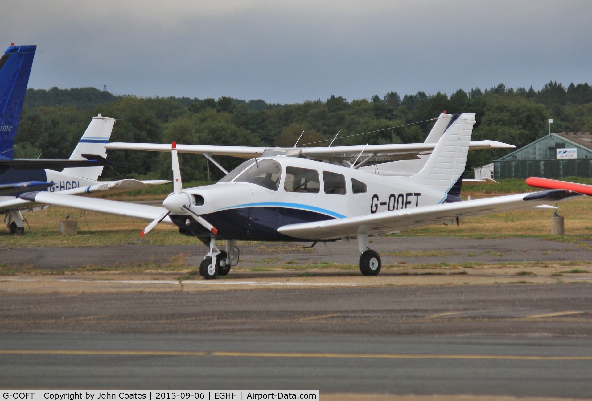 G-OOFT, 2000 Piper PA-28-161 C/N 2842083, Recently repainted