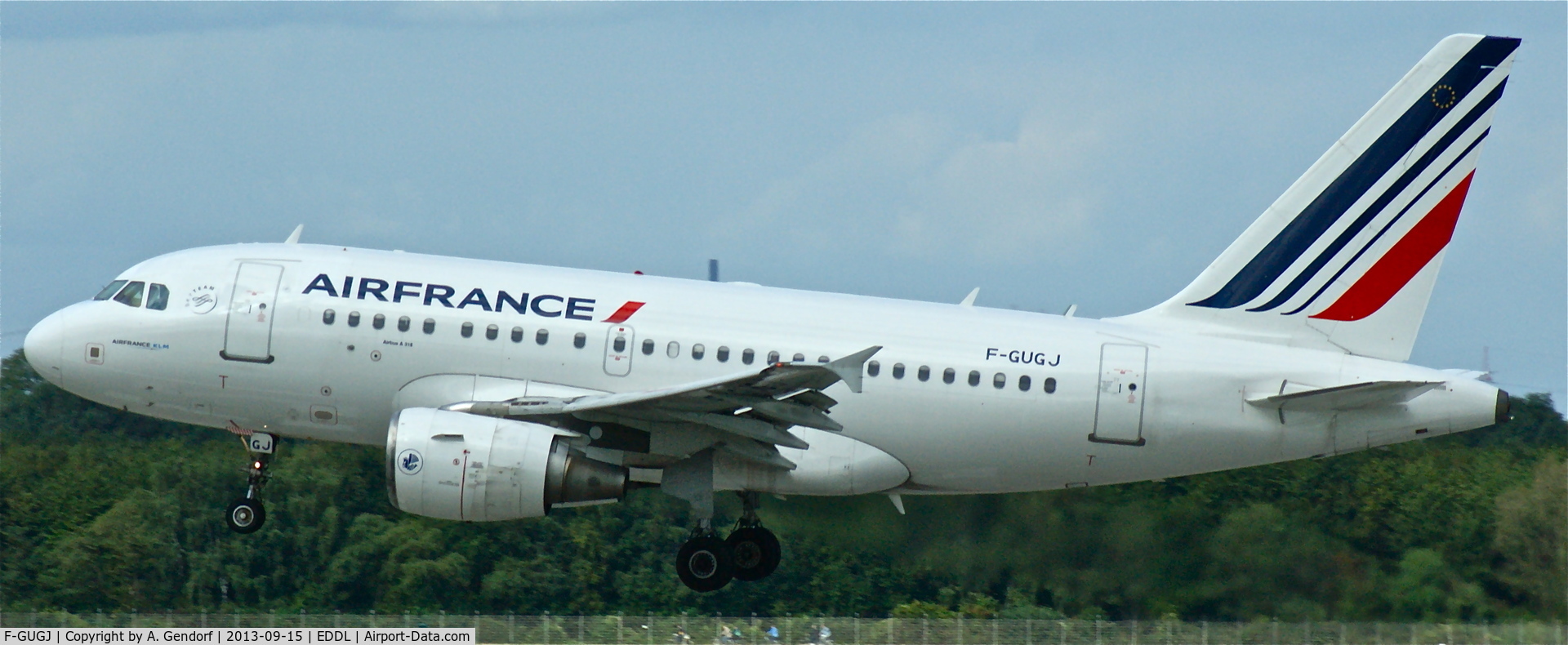 F-GUGJ, 2005 Airbus A318-111 C/N 2582, Air France, is landing RWY 23L at Düsseldorf Int´l(EDDL)