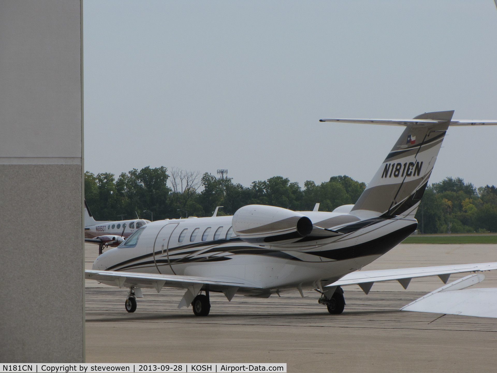 N181CN, 2011 Cessna 525C CitationJet CJ4 C/N 525C-0040, Basler FBO ramp