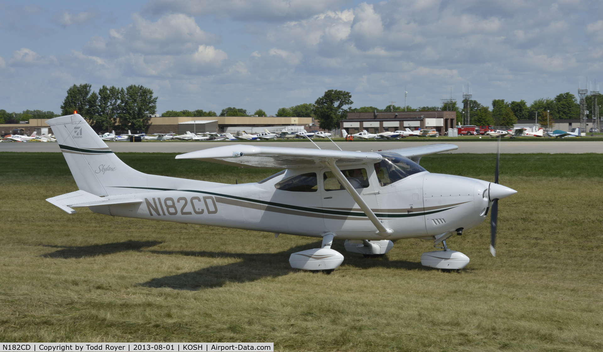 N182CD, 1979 Cessna 182Q Skylane C/N 18266943, Airventure 2013