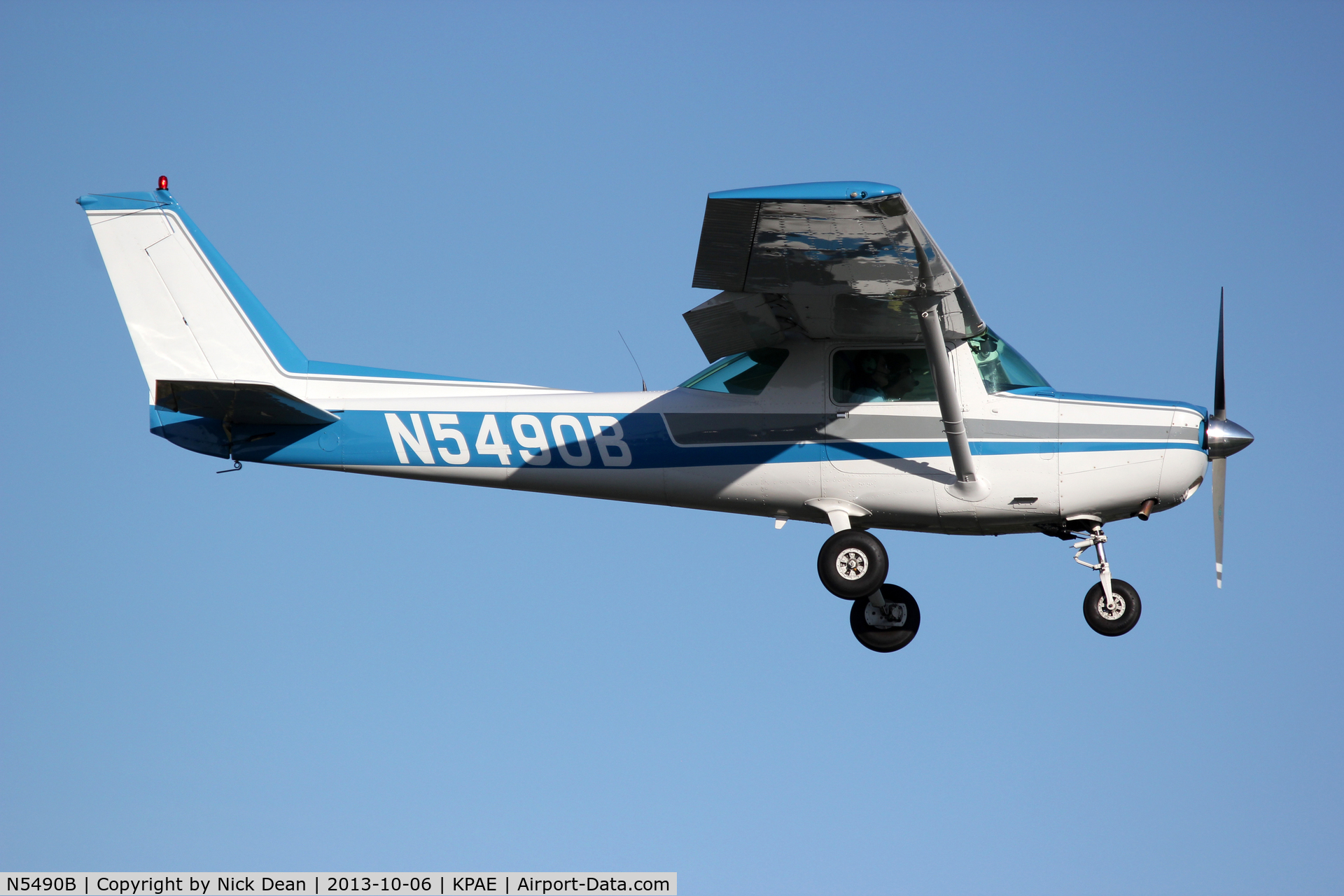 N5490B, 1979 Cessna 152 C/N 15283884, KPAE/PAE