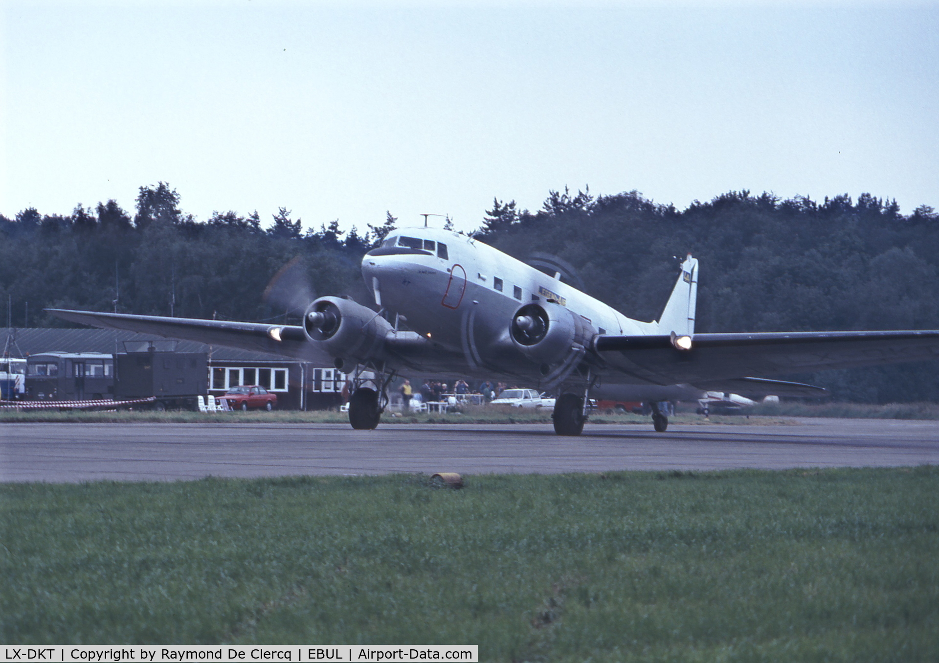 LX-DKT, 1942 Douglas DC3C-S1C3G (C-47A) C/N 10253, Airshow Ursel  July 1991