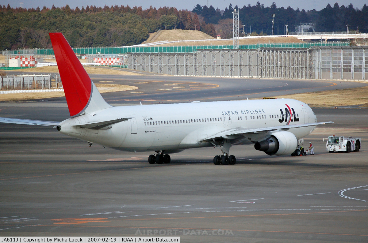 JA611J, 2004 Boeing 767-346/ER C/N 33847, At Narita