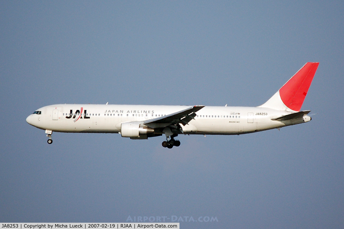 JA8253, 1987 Boeing 767-346 C/N 23645, At Narita