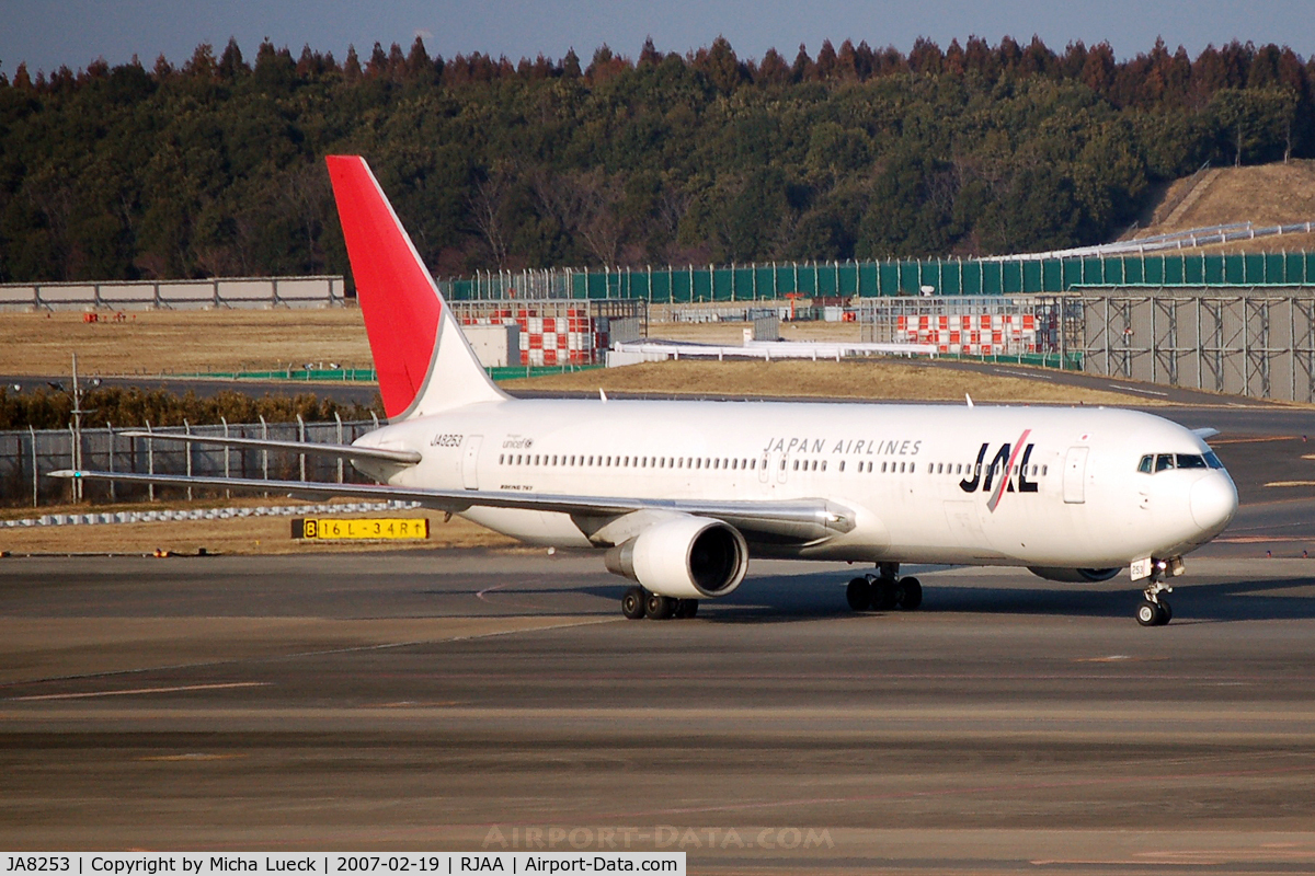 JA8253, 1987 Boeing 767-346 C/N 23645, At Narita