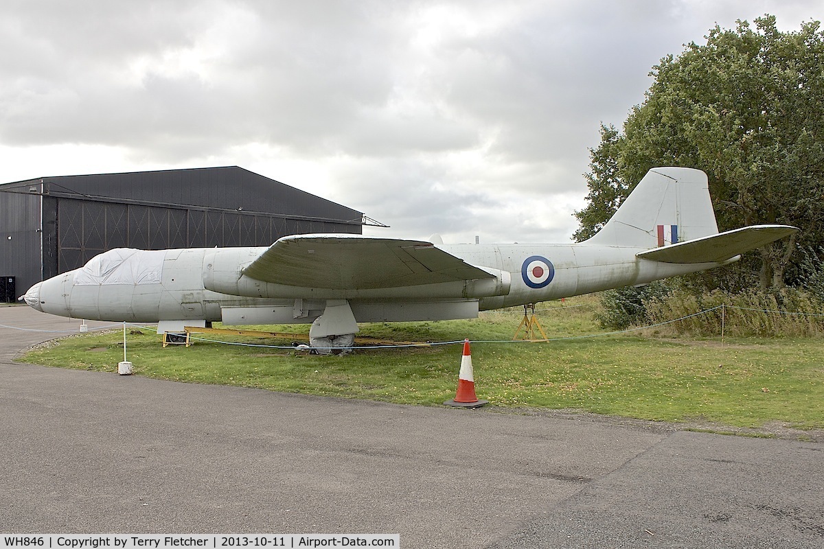 WH846, English Electric Canberra T.4 C/N EEP71290, EE Canberra at Yorkshire Air Museum