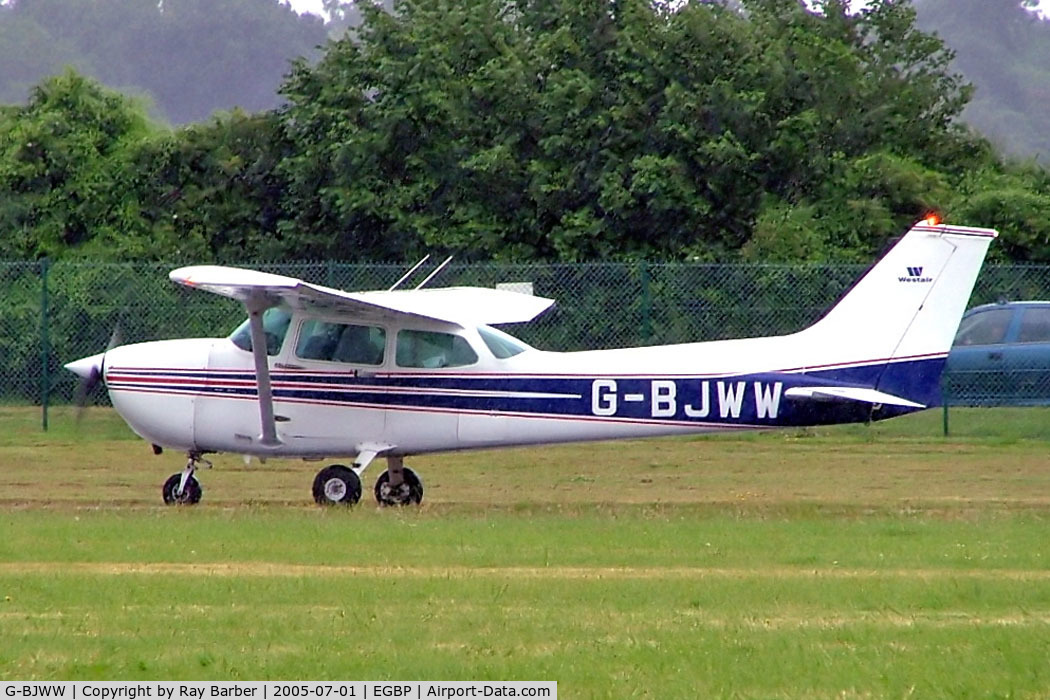 G-BJWW, 1982 Reims F172P Skyhawk C/N F17202148, R/Cessna F.172P Skyhawk [2148] Kemble~G 01/07/2005