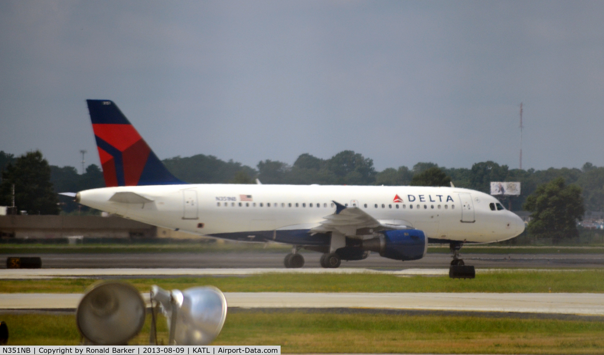 N351NB, 2002 Airbus A319-114 C/N 1820, Taxi Atlanta