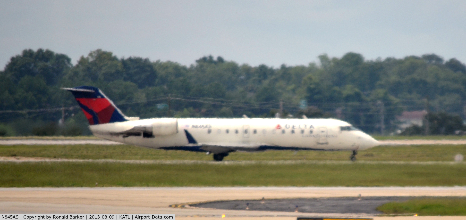 N845AS, 1999 Bombardier CRJ-200ER (CL-600-2B19) C/N 7324, Landing Atlanta