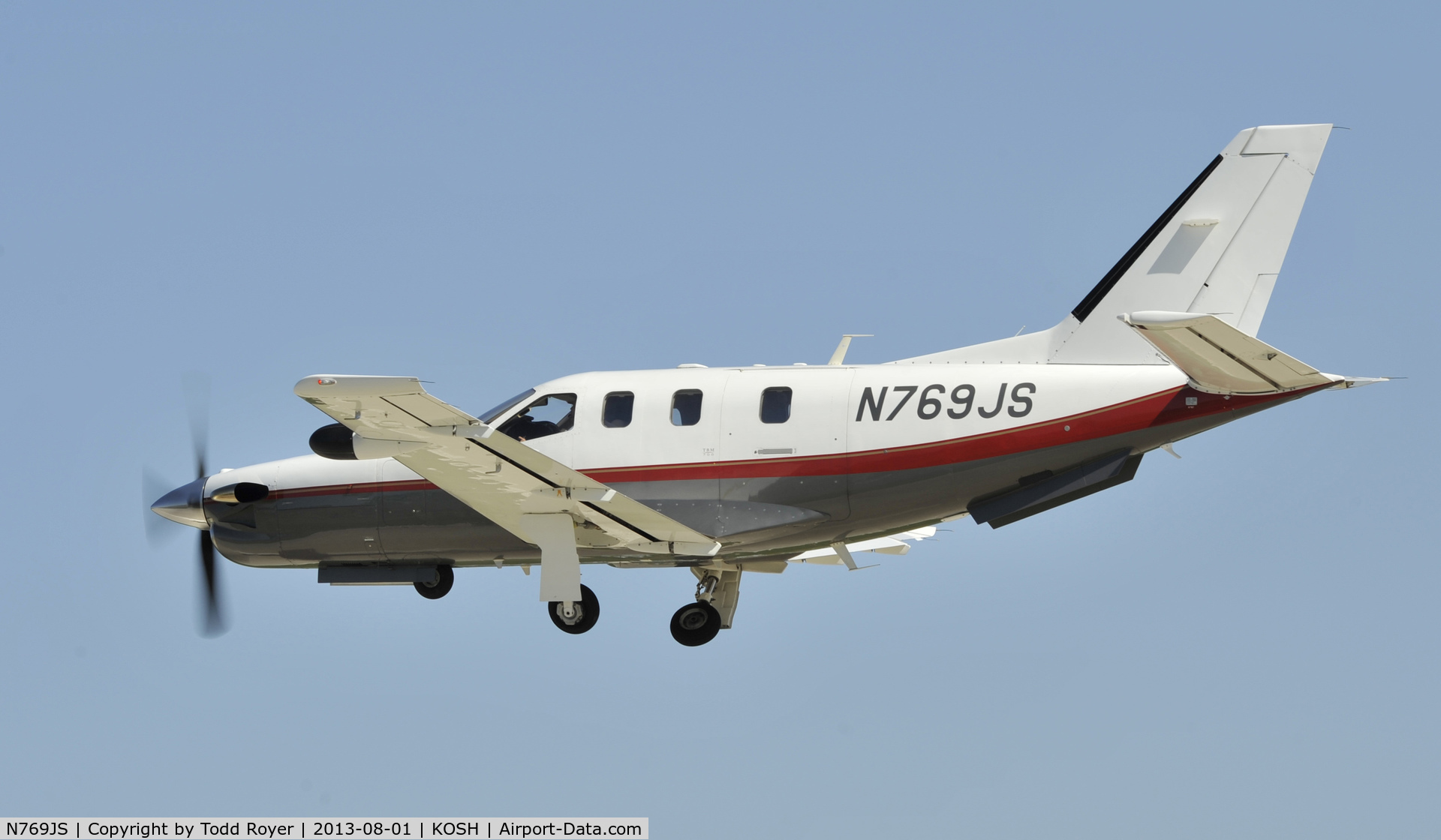 N769JS, 2001 Socata TBM-700 C/N 187, Airventure 2013