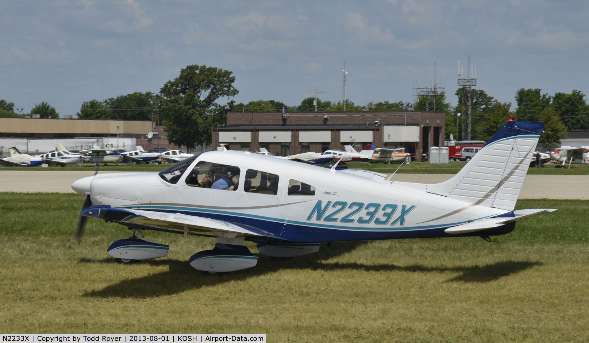 N2233X, 1979 Piper PA-28-181 C/N 28-7990368, Airventure 2013