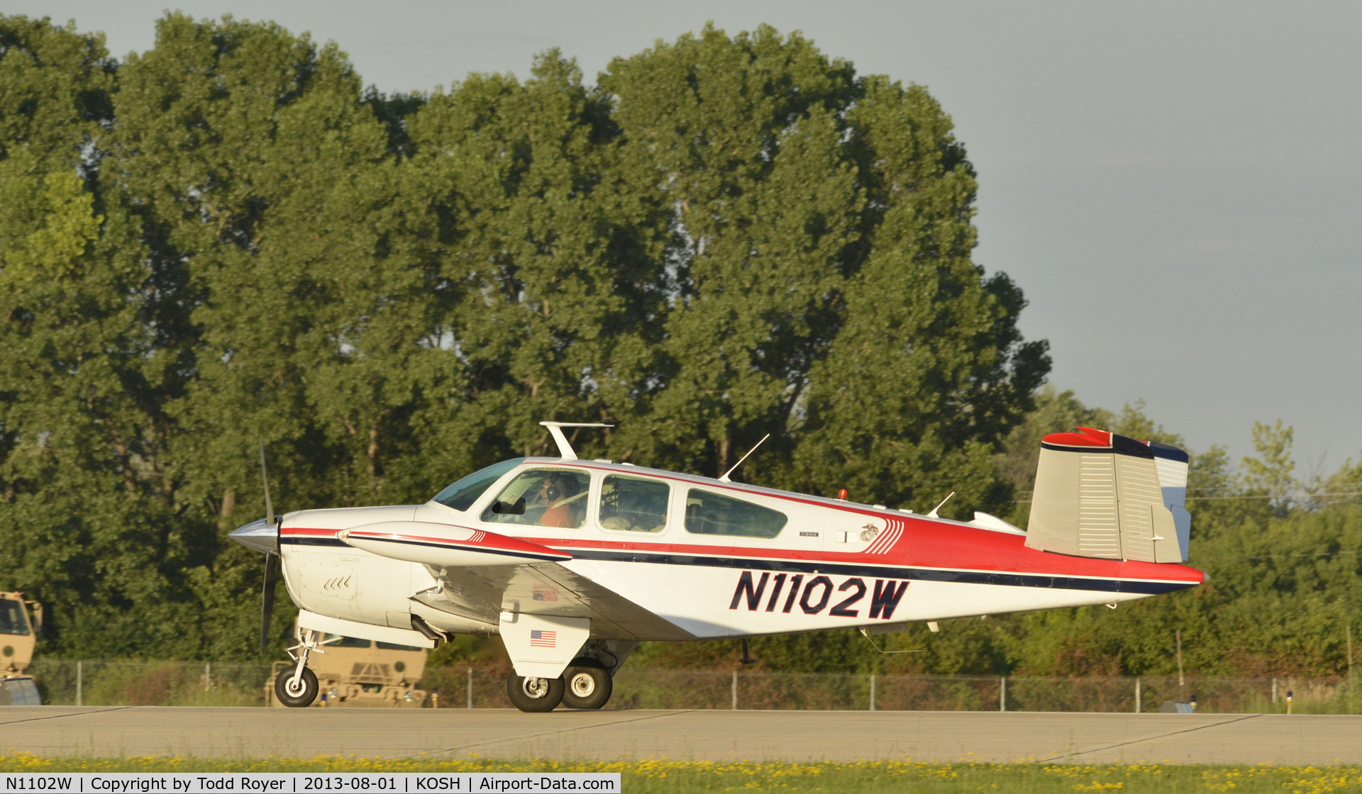 N1102W, 1973 Beech V35B Bonanza C/N D-9472, Airventure 2013
