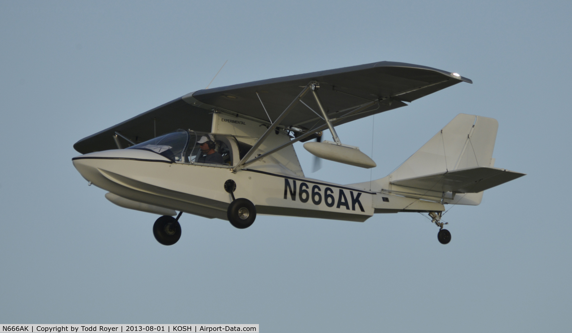 N666AK, 2011 Progressive Aerodyne SeaRey LSX C/N 1LK497C, Airventure 2013