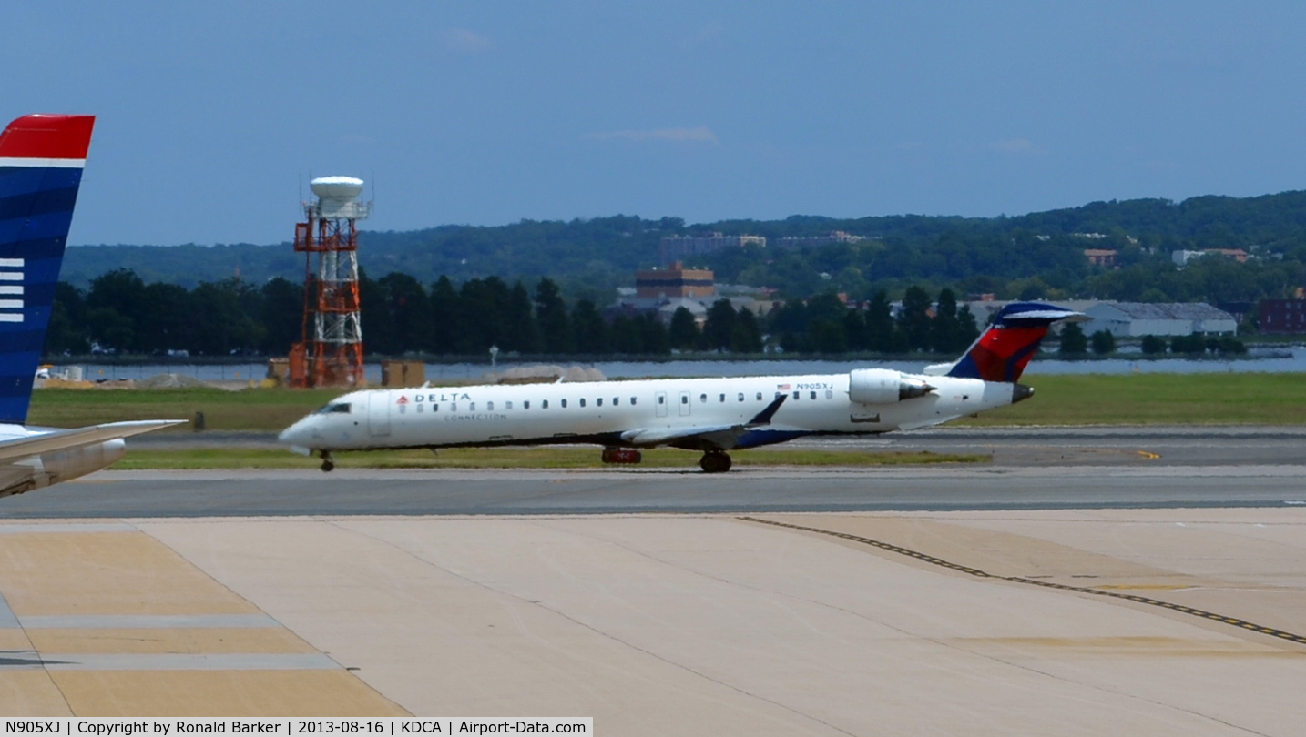 N905XJ, 2007 Bombardier CRJ-900 (CL-600-2D24) C/N 15137, Taxi National