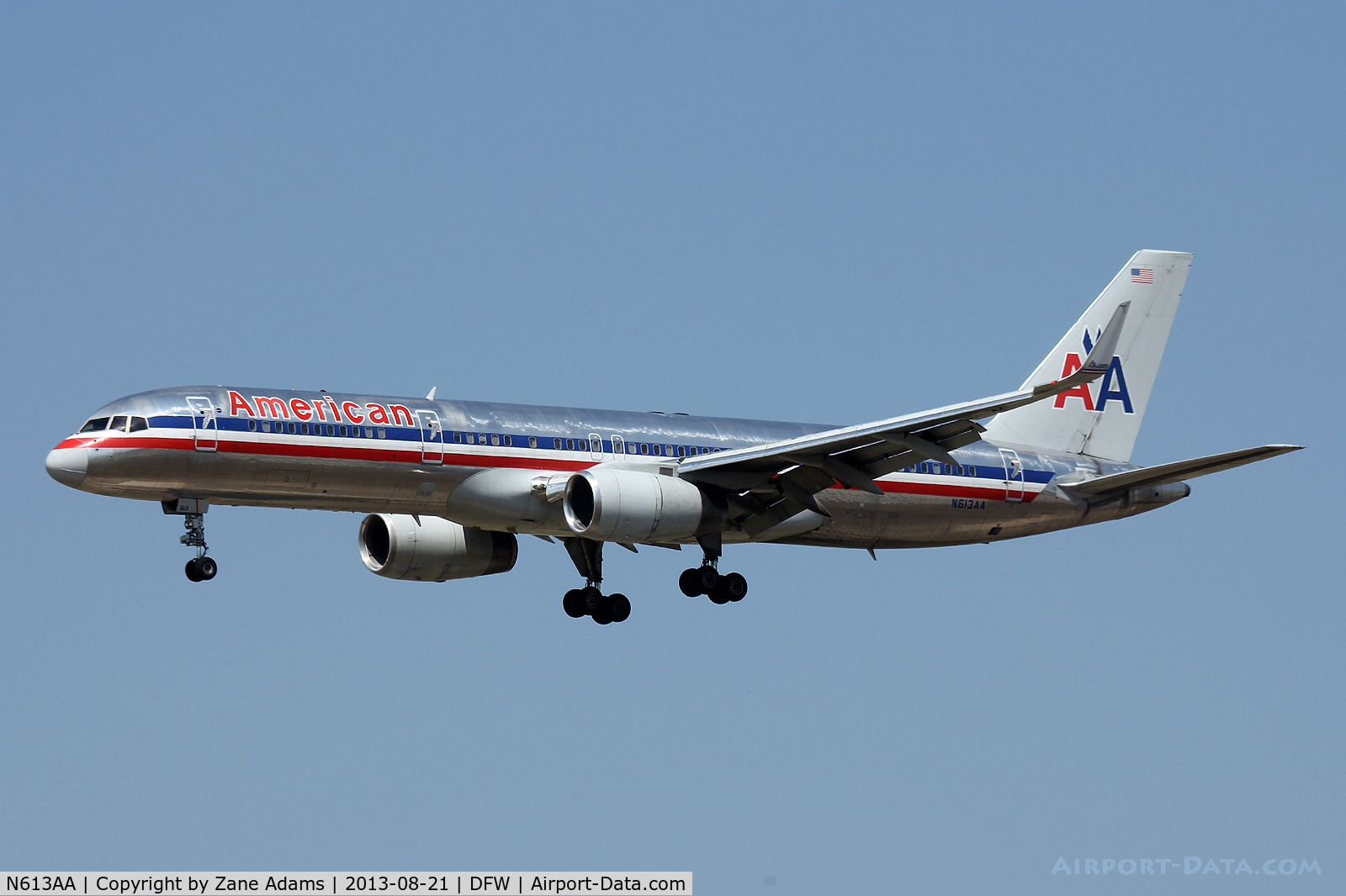 N613AA, 1989 Boeing 757-223 C/N 24489, Landing at DFW Airport
