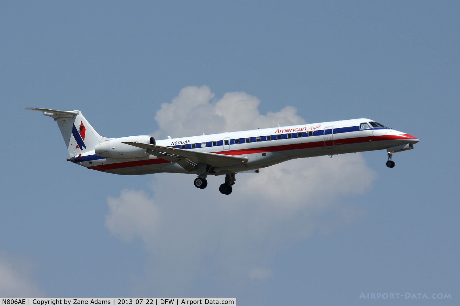 N806AE, 2001 Embraer ERJ-140LR (EMB-135KL) C/N 145503, Landing at DFW Airport