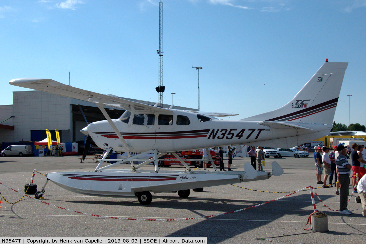 N3547T, 2001 Cessna T206H Turbo Stationair C/N T20608322, Cessna T206H parked at Örebro airport, Sweden. It has now been equipped with Wipline floats.