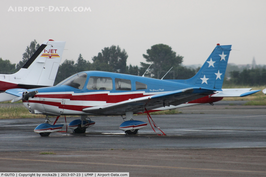 F-GUTO, Piper PA-28-151 Cherokee Warrior C/N 28-7615020, Parked