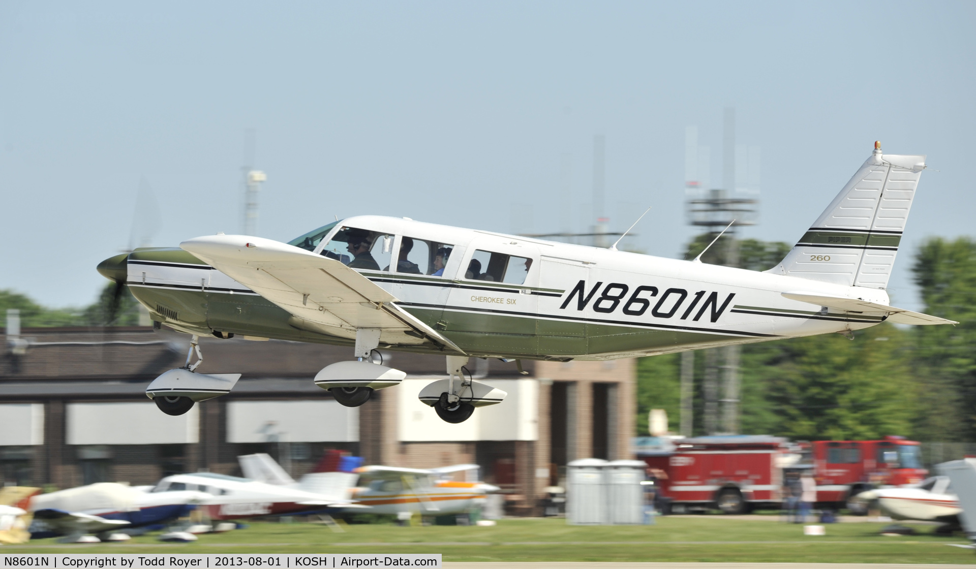 N8601N, 1971 Piper PA-32-260 Cherokee Six Cherokee Six C/N 32-7100020, Airventure 2013