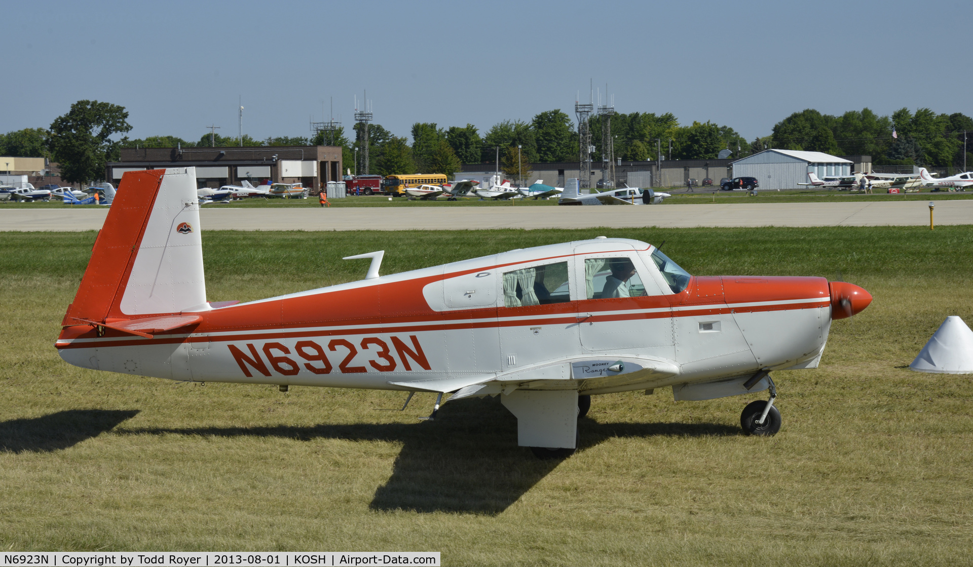 N6923N, 1968 Mooney M20C Ranger C/N 680181, Airventure 2013