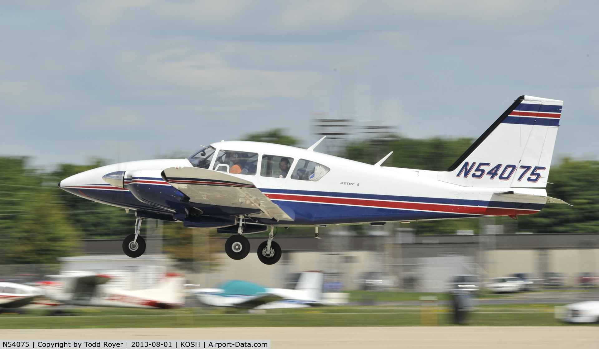 N54075, 1974 Piper PA-23-250 Aztec C/N 27-7405385, Airventure 2013